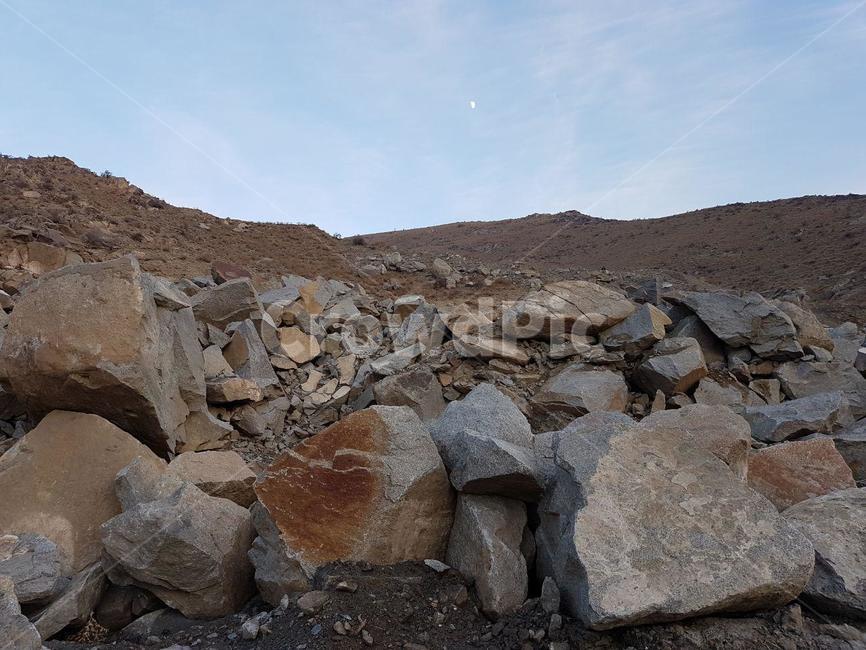석산지평선,우즈베키스탄석산,낮은돌산,하늘과닿은돌산,돌산,자연,풍경,nature,landscape,rubble,파편,ground,바닥