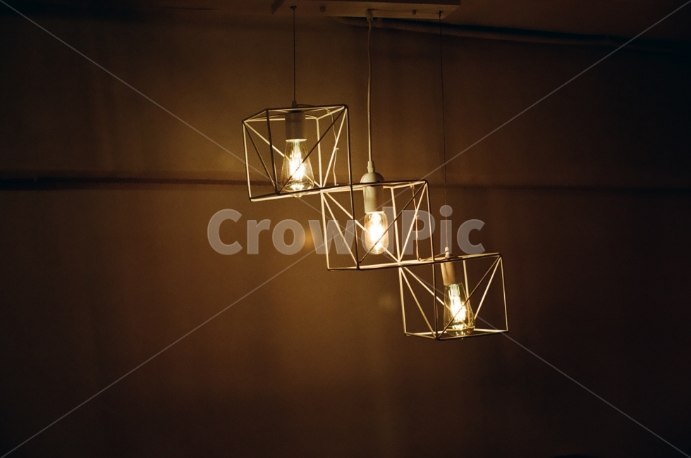 조명,감성,필름카메라,대비,구도,lighting,bulb,monotone,pilm,따뜻함,빛,photography,감성,sensible,feeling,인테리어,실내디자인,interior design