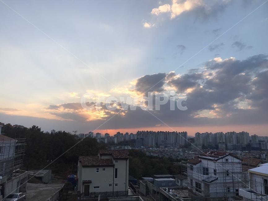 하늘,노을,도시,태양,구름,집,house,clouds,sunset,city,cityview,sun,dusk,twilight