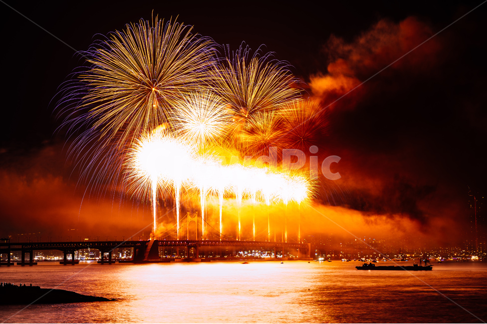 불꽃축제,불꽃놀이,광안대교,부산,야경,야외,화약,광안리,축제,밤,풍경,도시,한국,한국도시풍경,페스티벌,거리,fireworksfestival,fireworks,Busan,landscape,night,nightscape,nightview,city,cityscape,festival,nature,outdoors,korea,korealandscape,street,streetview,야경,밤,풍경,nightscape,night,landscape,축제,행사,festival,carnival,event
