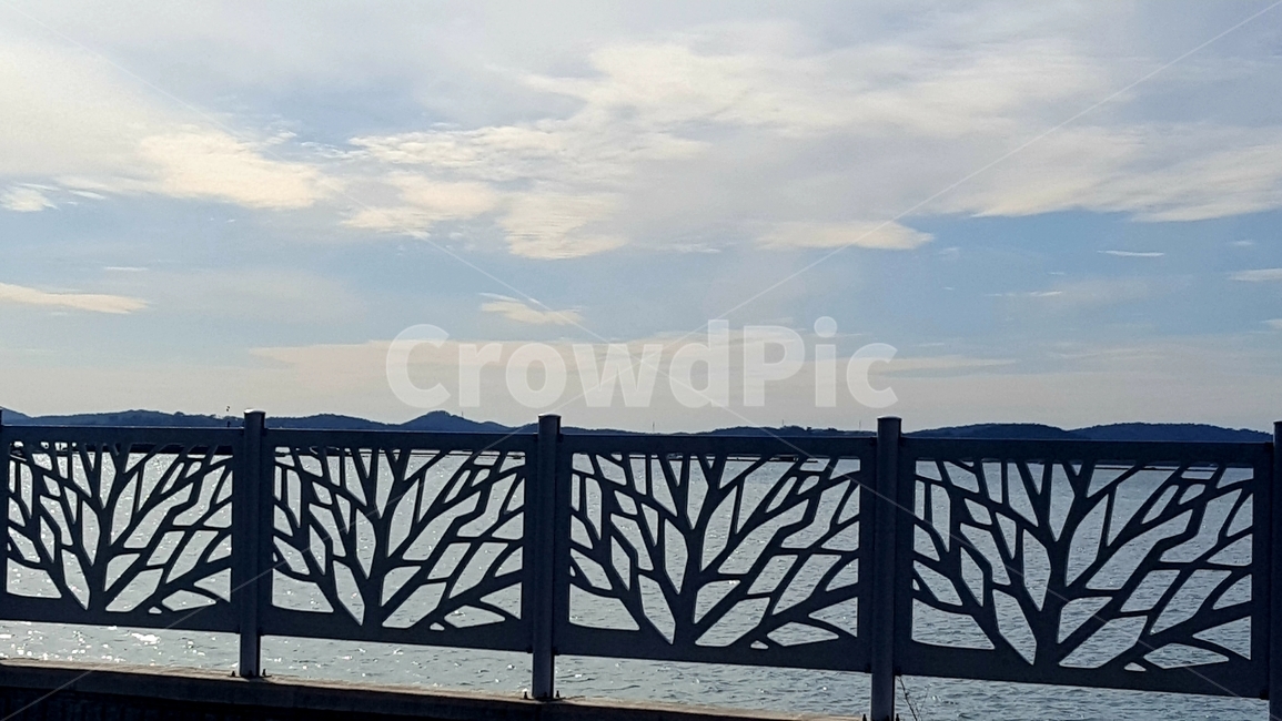 해안도로,난간,fence,sky,cloud,구름,바다,하늘,여유,peace,handrail,calm