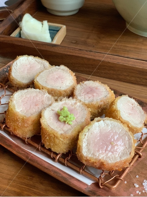 규카츠,돈까스,일식,일본음식,일본가정식,음식,음식,식재료,요리,food,cook,meal,dishes,food reserves,일식,일본음식,일본요리,Japanese food,Japanese dishes,Japanese meal,Japanese cook