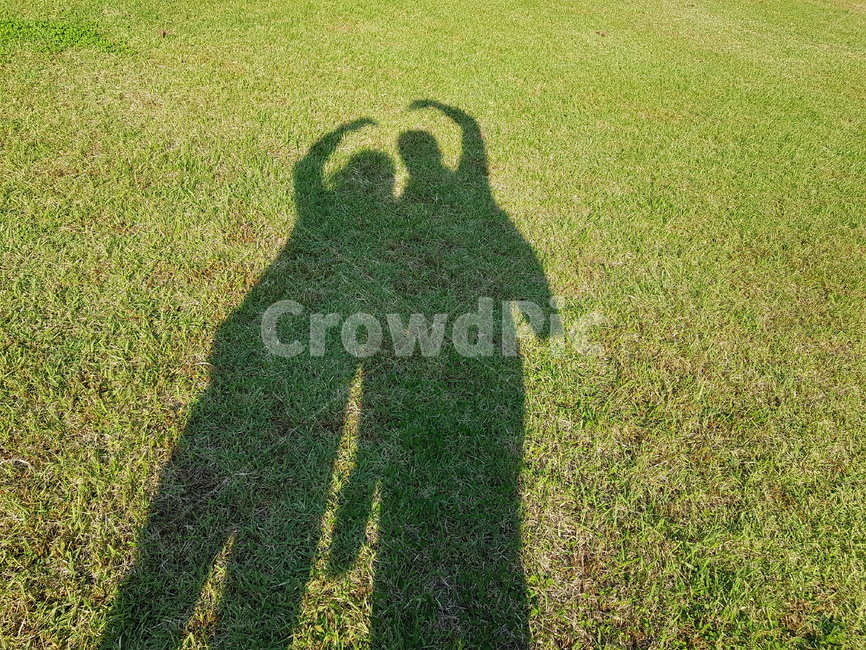 커플그림자,커플,그림자,사람그림자,grass,잔디,인물실루엣,사람실루엣,character silhouette,human silhouette