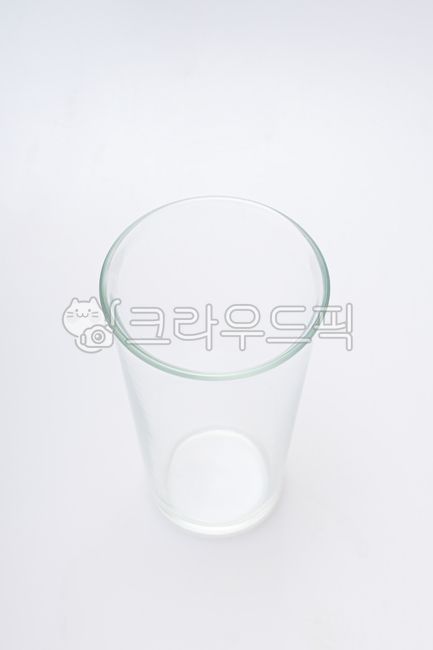 glass,crystal,emptied,water,empty cup,beverage,bean,cup