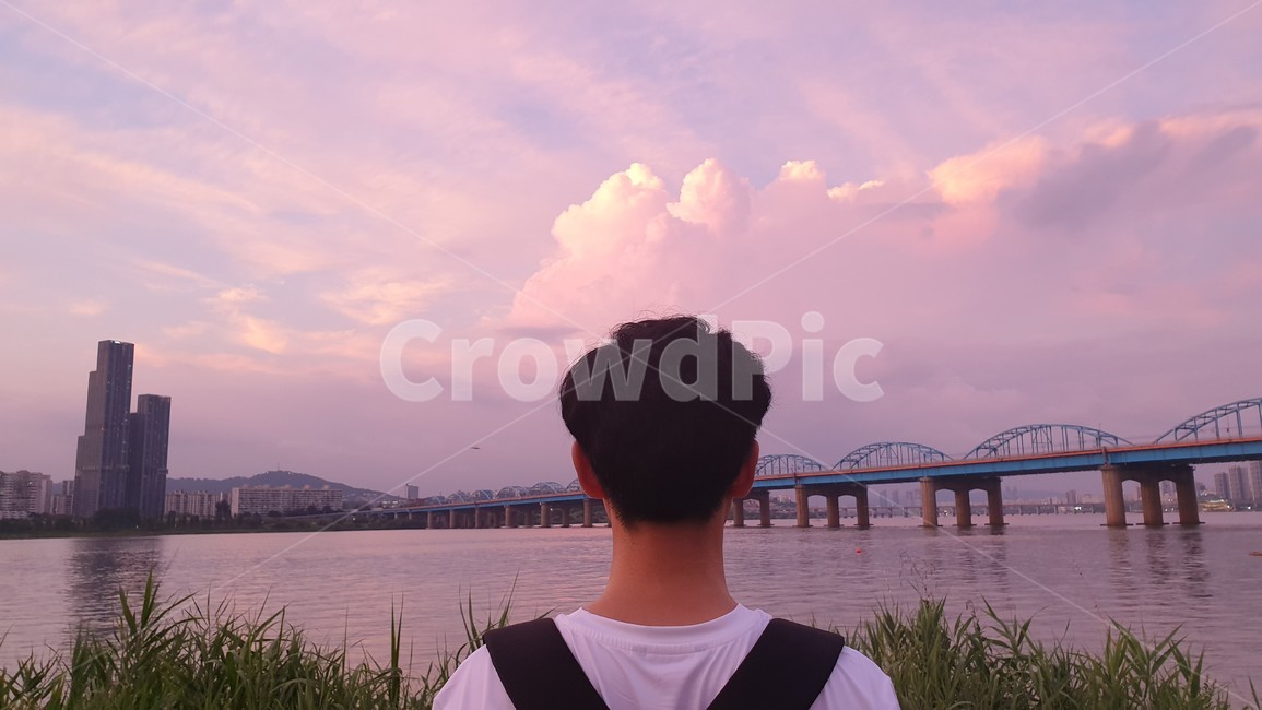뒷모습,한강,노을,붉은하늘,서울하늘