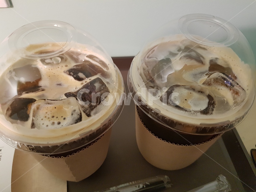 커피,커피두잔,아메리카노,얼음,쟁반
