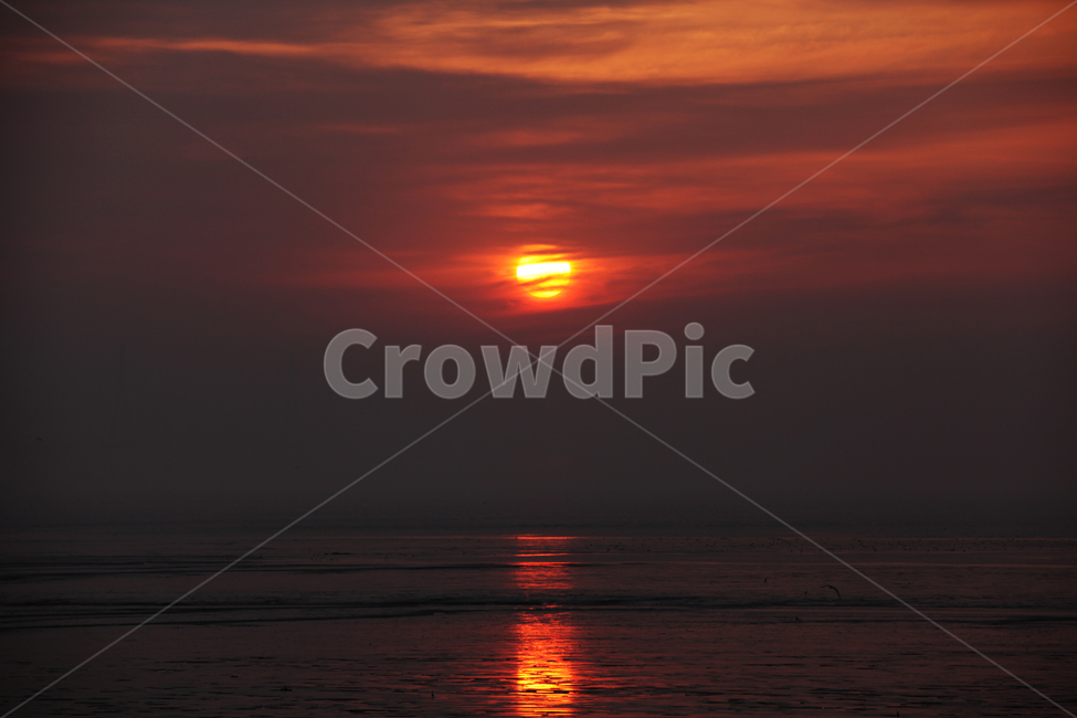 일출,태양,바다,하늘,안개,자연,자연,풍경,nature,landscape,outdoors,옥외,dawn,새벽,sunset,일몰,red sky,붉은 하늘,sky,dusk,황혼,sunlight,햇빛