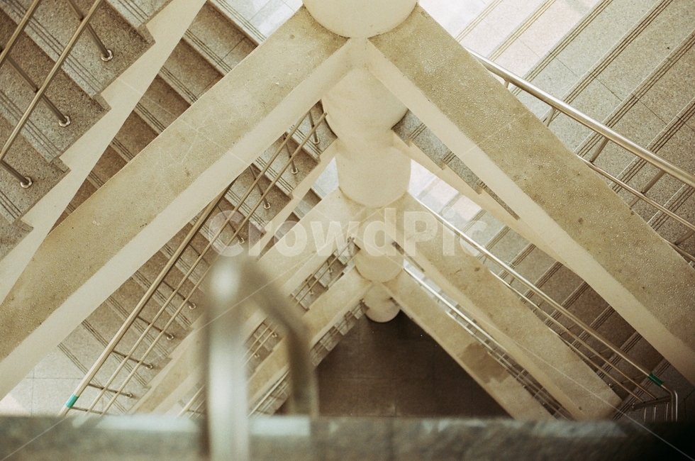 계단,필름사진,부감,삼각형,조형,건축물,건물외관,exterior,building,structure,architecture,construction