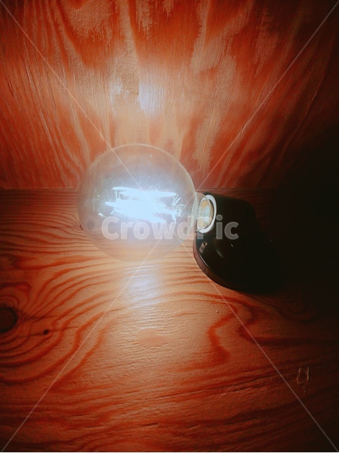 조명,전구,반짝이는,light,빛,명암,밝기,비추다,나무,무늬,분위기