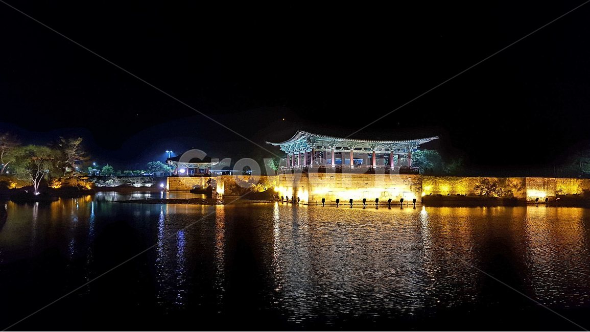 야경,호수,풍경,정자,전통,경주,동궁과월지,안압지,불빛,야경,밤,풍경,nightscape,night,landscape,한국전통,한국문화,korean traditional,korean culture,랜드마크,landmark,tourist attraction,한국랜드마크,한국관광지,한국명소,korea landmark,korea tourist attraction,building,건물