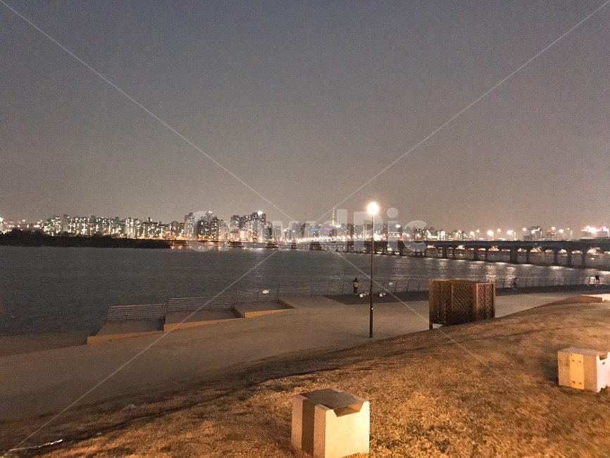 야경,한강,풍경,서울,하늘,감성,한국,city,sky,seoul,korea,야경,밤,풍경,nightscape,night,landscape,도시,city,water,물,waterfront,워터 프론트