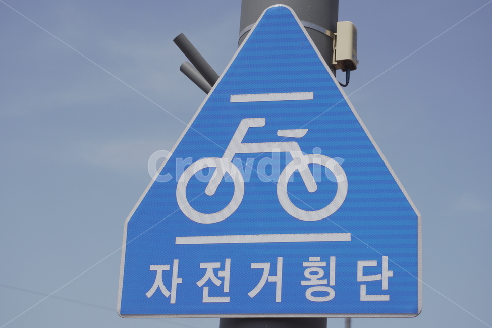 symbol,road sign,road name,traffic sign,Traffic information board,bicycle crossing,traffic