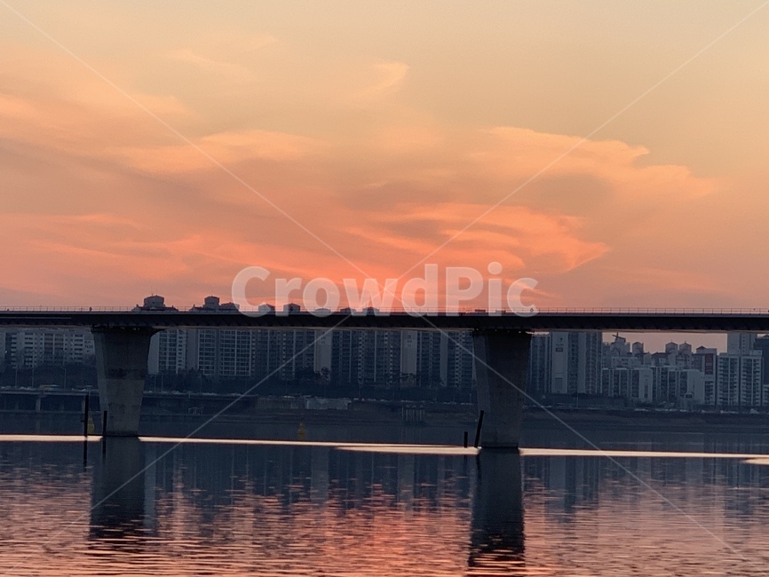 석양,한강,붉은노을,구름,강물,도시,풍경,city,landscape,한국도시풍경,한국도시경관,korea cityscape,water,물,nature,자연,outdoors,옥외