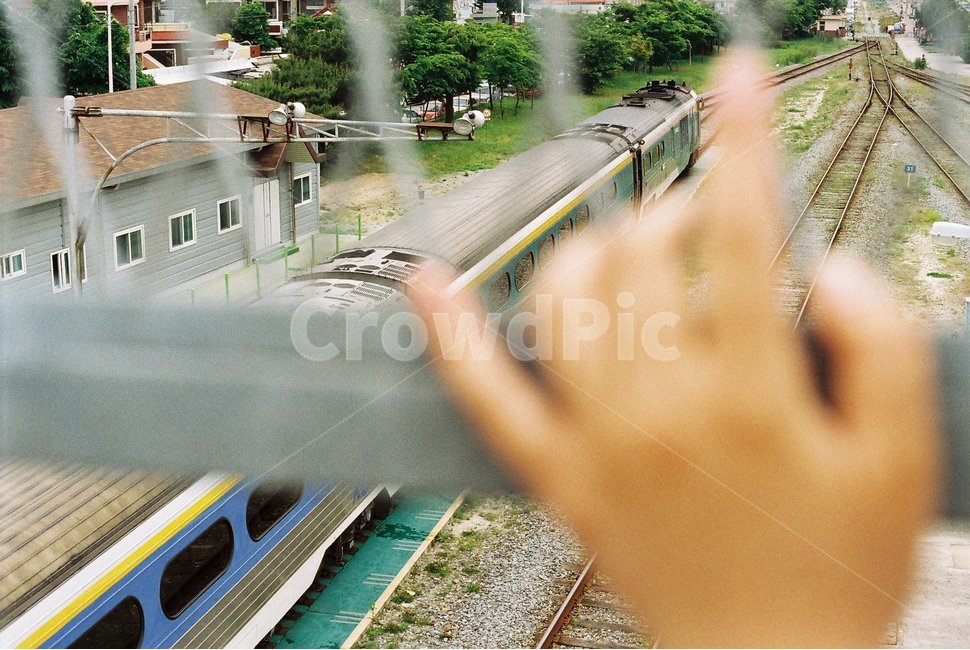 기차,기찻길,아련함,그리움,옛날,간이역,기다림,train,rail,railway,감성,가을,yearning,사람,인물,인간,human,person,신체일부,몸,body,감성,sensible,feeling,교통,교통수단,traffic,transportation