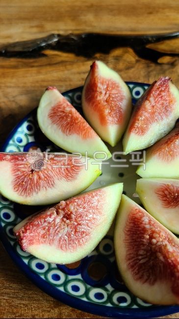 cafe,dessert,FIG,fruit,snack,sweet,food,seasonal food