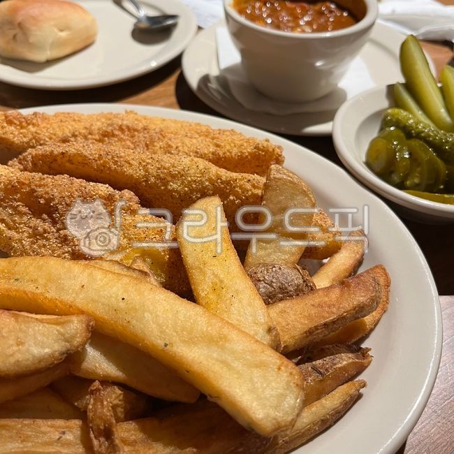 fish dishes,Wedge Potato,Fish and Chips,fried fish,food