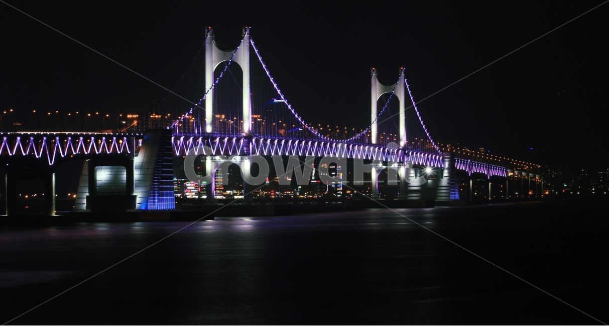 부산,광안리,밤바다,야경,광안대교,busan,해변,바다,beach,sea,야경,밤,풍경,nightscape,night,landscape,랜드마크,landmark,tourist attraction,한국랜드마크,한국관광지,한국명소,korea landmark,korea tourist attraction,building,건물,bridge,다리