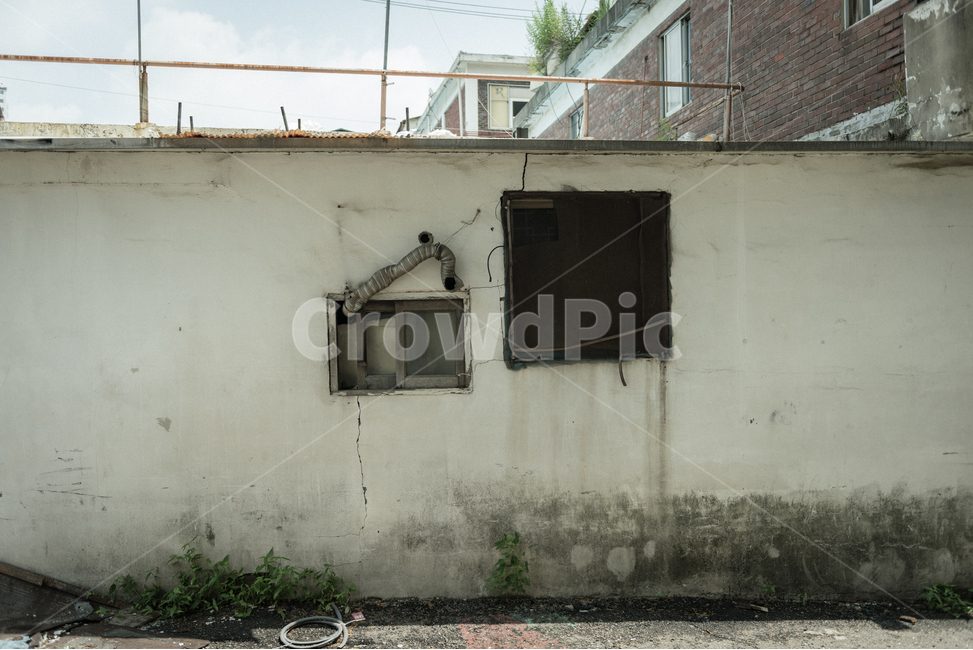 철거,폐허,오래된,빈티지,재개발,불쌍한,버려진,쓰레기,고장난,무너진,폐가,천막,찢어진,낡은,흉가,지저분한,더러운,복잡,시장,제레시장,없어져가는,처량한,일산역,창문,벽,곰팡이,빈티지사진,빈티지느낌,빈티지감성,vintage