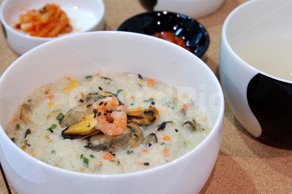 죽,그릇,야채죽,새우,홍합,한식,음식,한국,밥,식사,한국전통,한국문화,korean traditional,korean culture,음식,식재료,요리,food,cook,meal,dishes,food reserves,한식,한국음식,한국요리,korean food,korean dishes,korean meal,korean cook