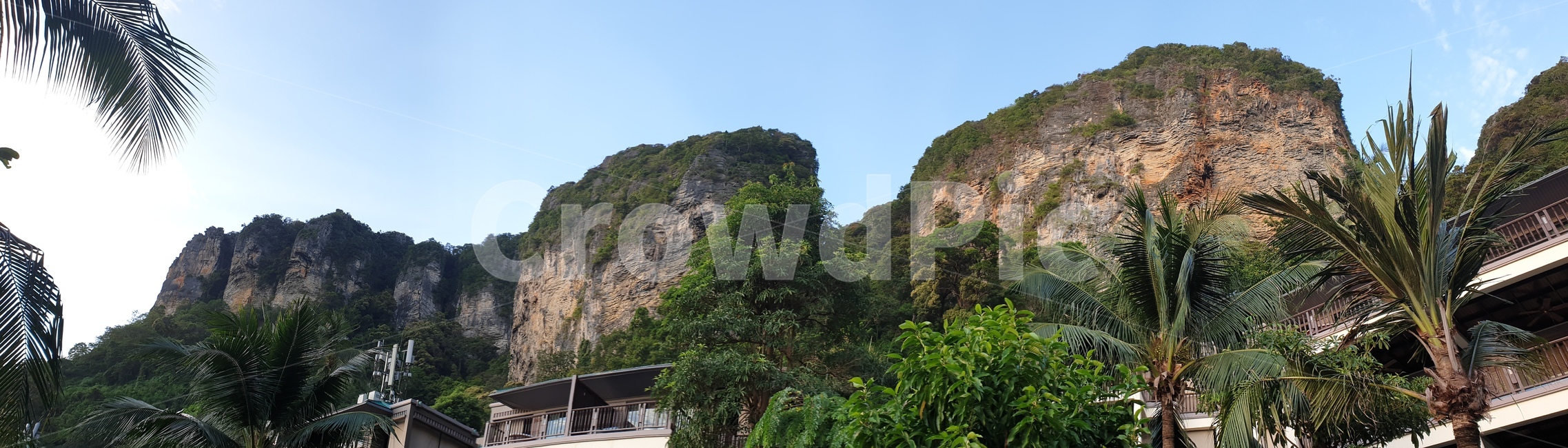 outdoors,옥외,nature,자연,cliff,낭떠러지,절벽,돌산,건물,리조트,야자수,나무,암벽,암벽등산,하늘,자연,풍경,nature,landscape