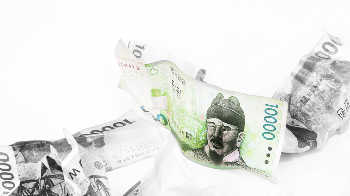 돈,낭비,찡그림,세종대왕,지폐,흑백,모노톤,monochrome,black and white,금융,돈,finance,banking,money,연출,컨셉,콘셉,direction,concept,누끼,remove background