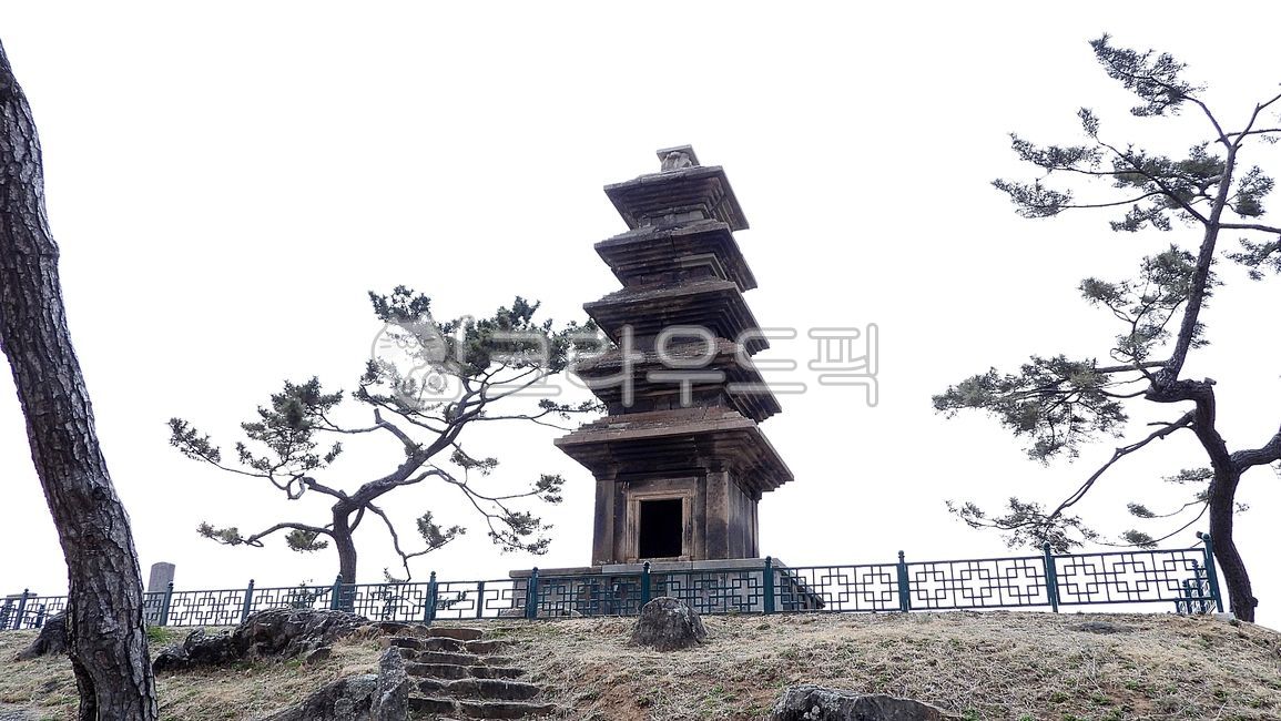 ,No 77,Taplirio Story Stone Pagoda,stone pagoda,Gyeongbuk,tabernacle,wooden construction,Uiseongtap Fivestory Stone Pagoda,National Treasure 77,onomatopoeia,National Treasure No 77,Unified Silla period,Tapliri,national,treasure,five,tower,77,Uiseongtap Li