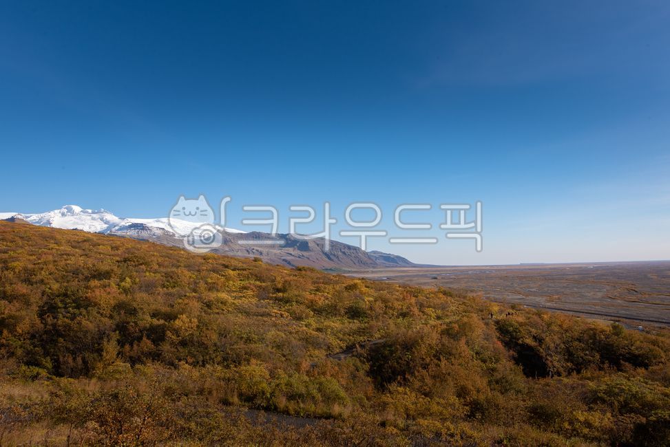 ice cap,northeurope,vegetation,scenery,overseas,fall,plateau,europe,nature,overea,icecap,iceland,northern europe,grassland,outdoors,field,snow,autumn,landscape