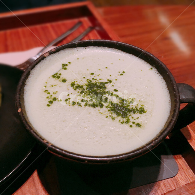 녹차,카페,라뗴,분위기,감성,차,drink,beverage,cafe,tea,커피,카페,coffee,cafe