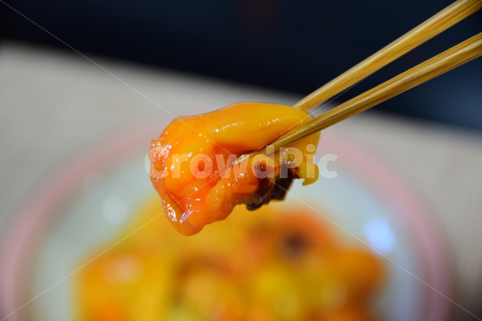 멍게,우렁쉥이,노란살,해산물,접시,젓가락,노란색,marineproducts,음식,식재료,요리,food,cook,meal,dishes,food reserves,수산물,해산물,fishery products,seafood