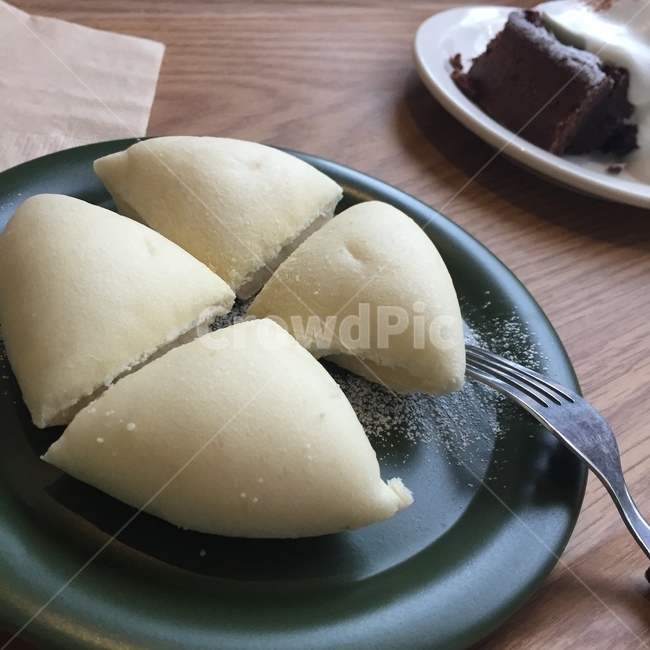카페,치즈빵,카페디저트,디저트,흰빵,포크,브레드,카페브레드,디저트카페