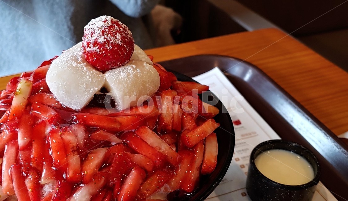 빙수,딸기,딸기빙수,팥빙수,여름,카페,ice,연유,시럽,summer
