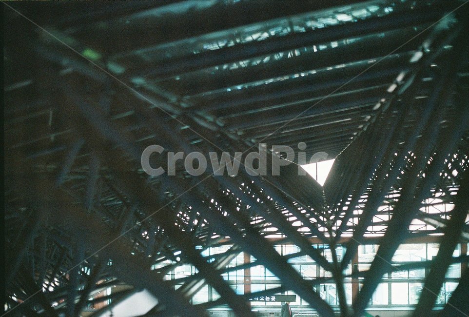 조형물,steel,triangle,구조물,지하철,metro,건축물,건물외관,exterior,building,structure,architecture,construction