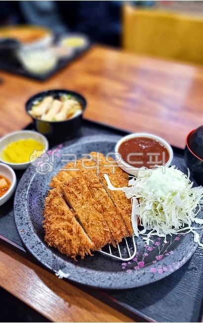 돈까스,돈카츠,일식돈카츠,돈까스세트,우동,음식,food,lunch