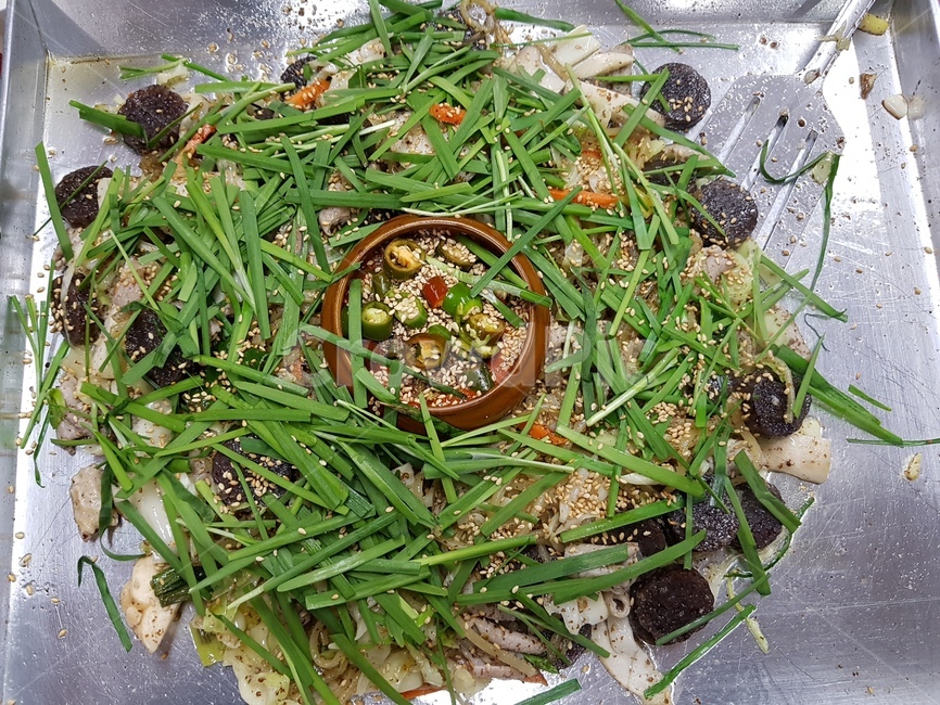 백순대,순대철판볶음,철판볶음,순대,순대야채곱창볶음,부추