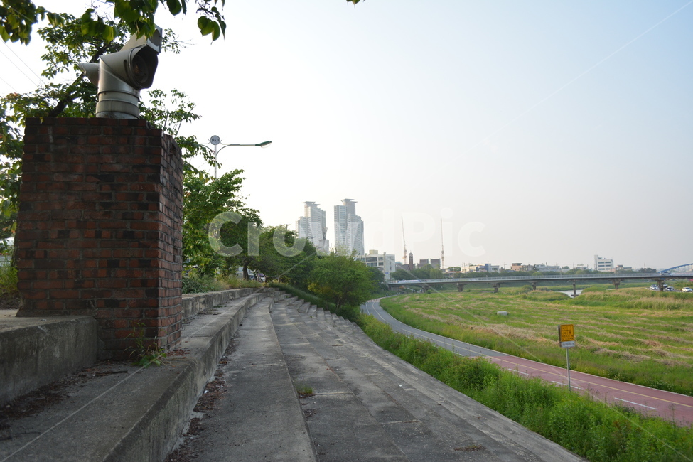 road,도로,환풍기,건물,하늘