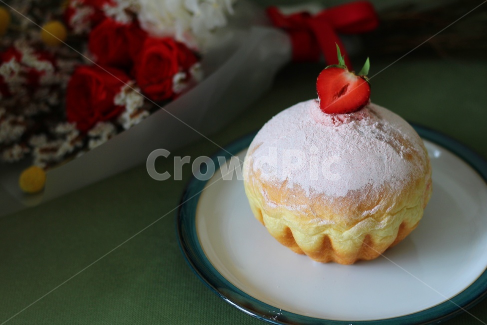 꽃다발,빵,딸기,접시,빨간색,녹색,bread