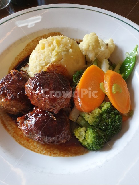 zurich,취리히,미트볼,meatball,음식,음식,식재료,요리,food,cook,meal,dishes,food reserves,양식,서양음식,서양요리,western food,western dishes,western meal,western cook
