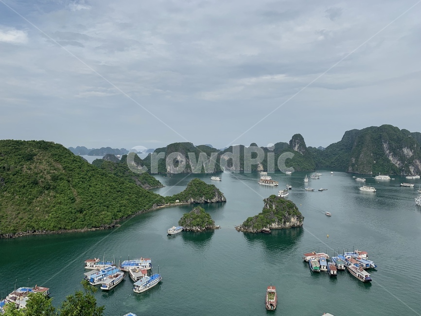자연,바다,섬,보트,하롱베이,티톱섬,배,옥외,nature,sea,island,boat,halongbay,outdoors,titopisland,vietnam,베트남,ocean,해안선,coast,shoreline,연안