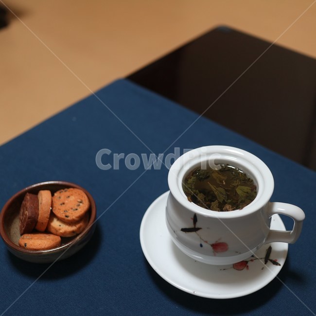 녹차,쿠키,엽저,예쁜잔,컵,tea,음료수,drink,beverage