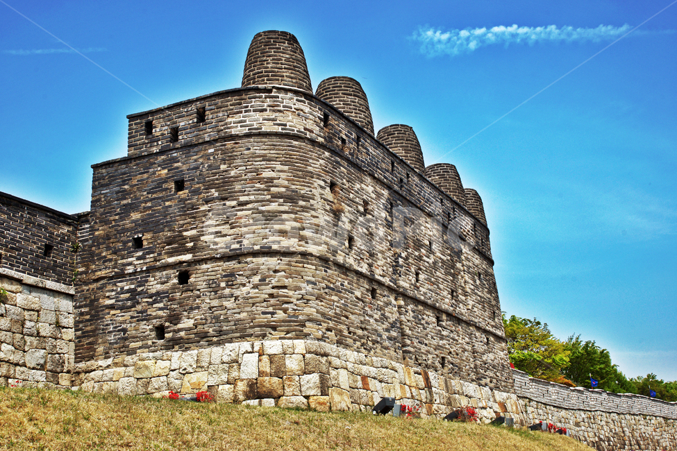 Joseon Dynasty,Beacon Mound,beacon fire,smoke,UNESCO World Heritage Site,Bonghwadae,Suwon Hwaseong Fortress,communication,signal,Bongdon