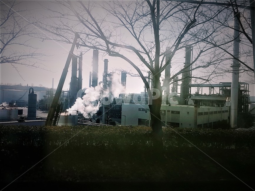 울산,공장,산업,장생포,환경,공단,산업도시,울산항,산업화,ulsan,city,industr,industrial,제조업,manufacturingbusiness,manufacturingindustry,굴뚝,연기,오염,에너지산업,매연,화력,스모그,파괴,energyindustry,환경보호,공기,공기오염,미세먼지,하늘,구름,그레이,회색,factory,smoke,smog