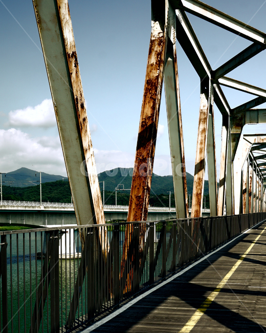 다리,building,건물,bridge,철교,자전거,옛날,오래전,보수