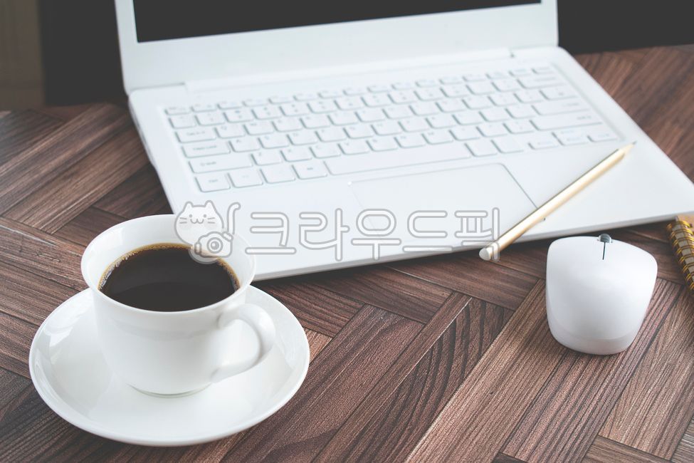 noncontact,electronics,computer keyboard,Work from home,memo,office,laptop,home class,virtual space,tablet,mouse,pad,coffee cup,freelance,herringbone,pen,connection,computerkeyboard,write,notebook,hardware,home office,work,wireless mouse,drink,cafe,backgr