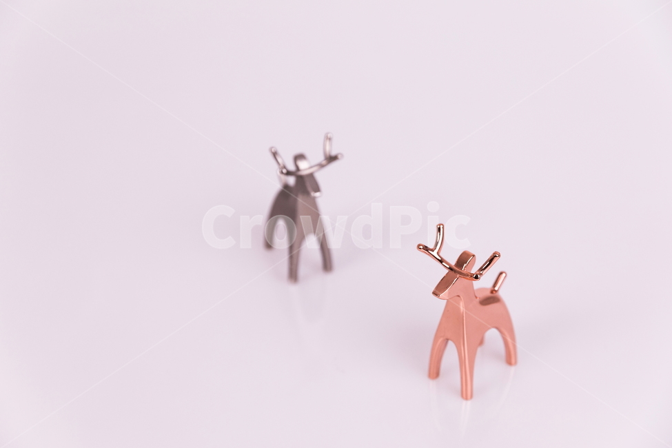 심리학,생활,커플,사슴,동상,골드,실버,함께,사랑,노루,금속,럭셔리,동물,뿔,반사,빤짝,광채,쥬얼리,루돌프,크리스마스,아웃포커싱,보석,귀금속,귀여운,액세서리,장식품,백그라운드,사물,물건,오브젝트,thing,object,matter