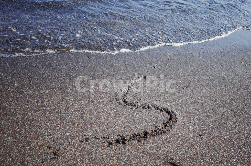 sand,모래,nature,자연,outdoors,옥외,shoreline,해안선,water,물,알파벳,alphabet,sea,바다,해변,beach