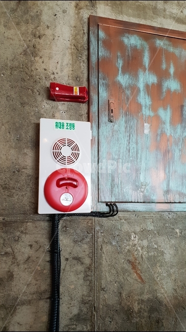 화재,발신기,휴대용조명등,위험,위급,안전,119,정전,화재예방,불조심,사물,오브젝트,생명,경고,object,thing