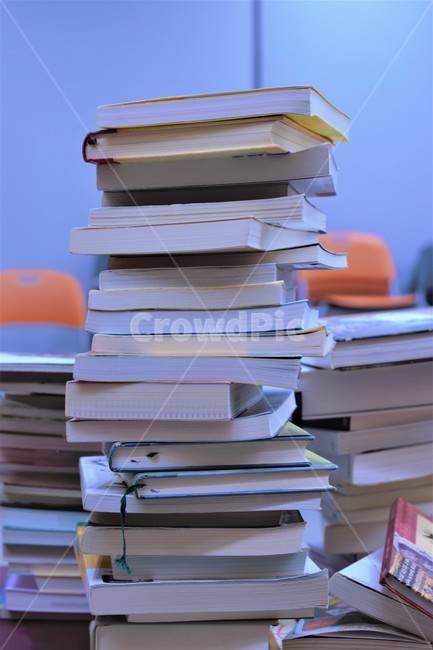 책,books,책들,book,책정리,정리,arrange,정리하다,쌓다,그림책,동화책,많은,many,object,사물,물건,교육,학교,공부,education,learning,study,school,사물,물건,오브젝트,thing,object,matter