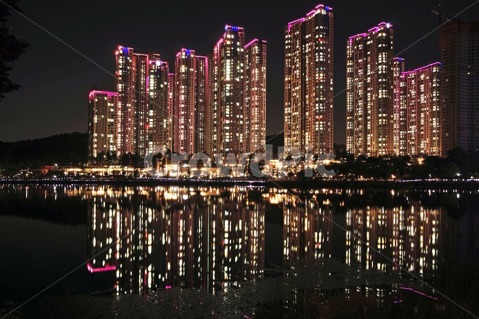 광교호수공원,영통,수원시,호수,원천저수지,아파트,반영,야경,조명,야경,밤,풍경,nightscape,night,landscape,건축물,건물외관,exterior,building,structure,architecture,construction
