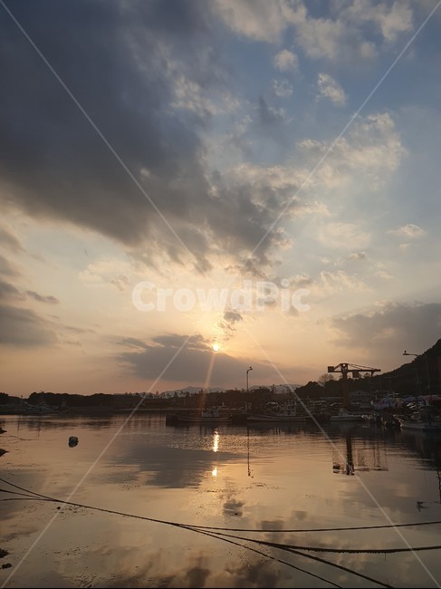 노을,황혼,일몰,sunset,하늘,sky,redsky,붉은하늘,dawn,nature,자연,outdoors,옥외,dusk,자연풍경,노을풍경,구름,바닷가,바다풍경,바다노을,빛,sunlight,한국자연풍경