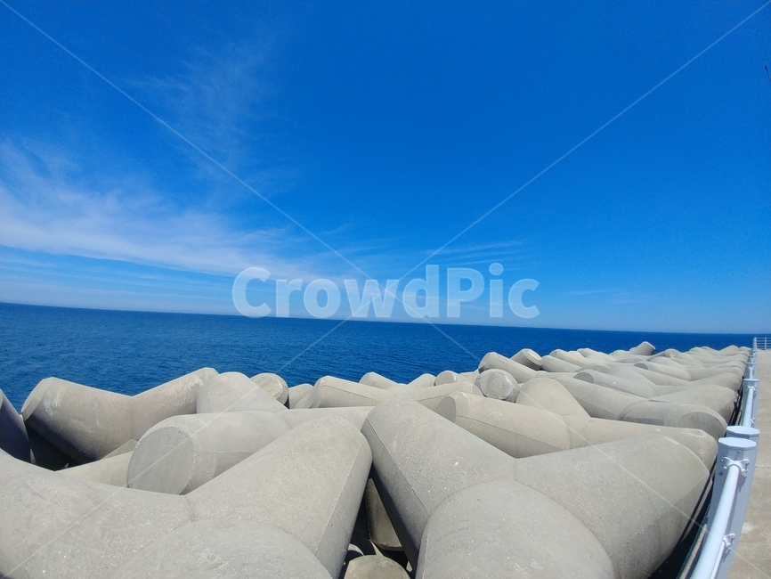 sea,바다,sky,blue,방파제,해변,ocean,하늘,맑은하늘,구름,clouds,grey,korea,한국,한국의바다,한국바다,동해
